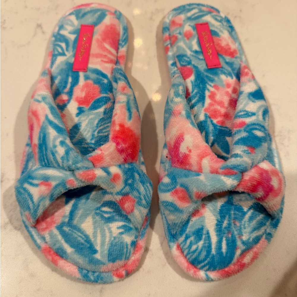 Lilly Pulitzer Floral Blue and Pink Slippers. NWOT size 7/8